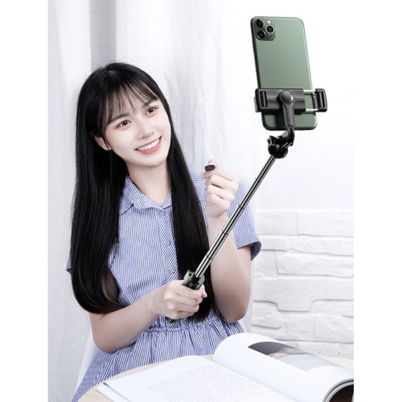 Selfie-pulk koos statiivi ja katiku nupuga