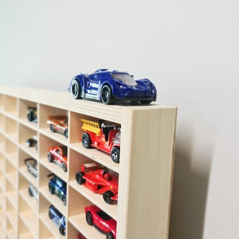 Wooden shelf for 90 cars / springs