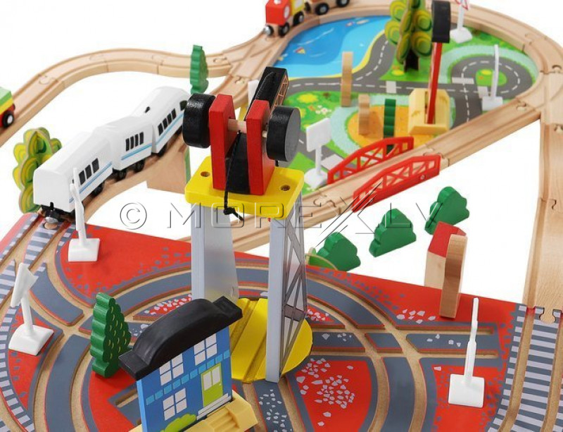 Wooden track with a railway (9363)