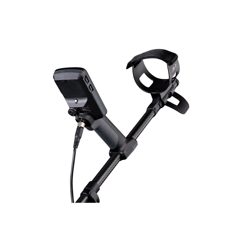 Minelab EQUINOX 700 Metal Detector + GIFT: PRO-FIND 40