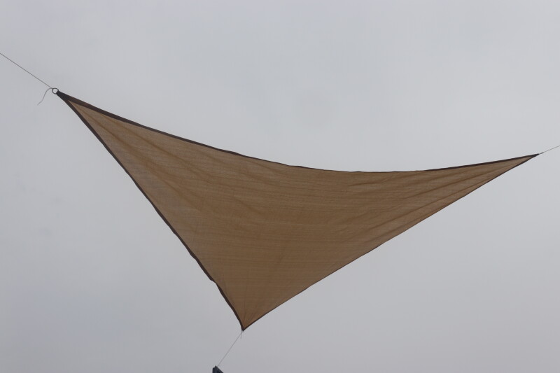Päikesevari 4.8x4.8x4.8 m kolmnurk, beež